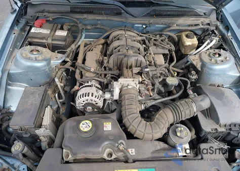 2006 Ford Mustang V6 z USA, uszkodzony, nr VIN 1ZVHT80N765166870